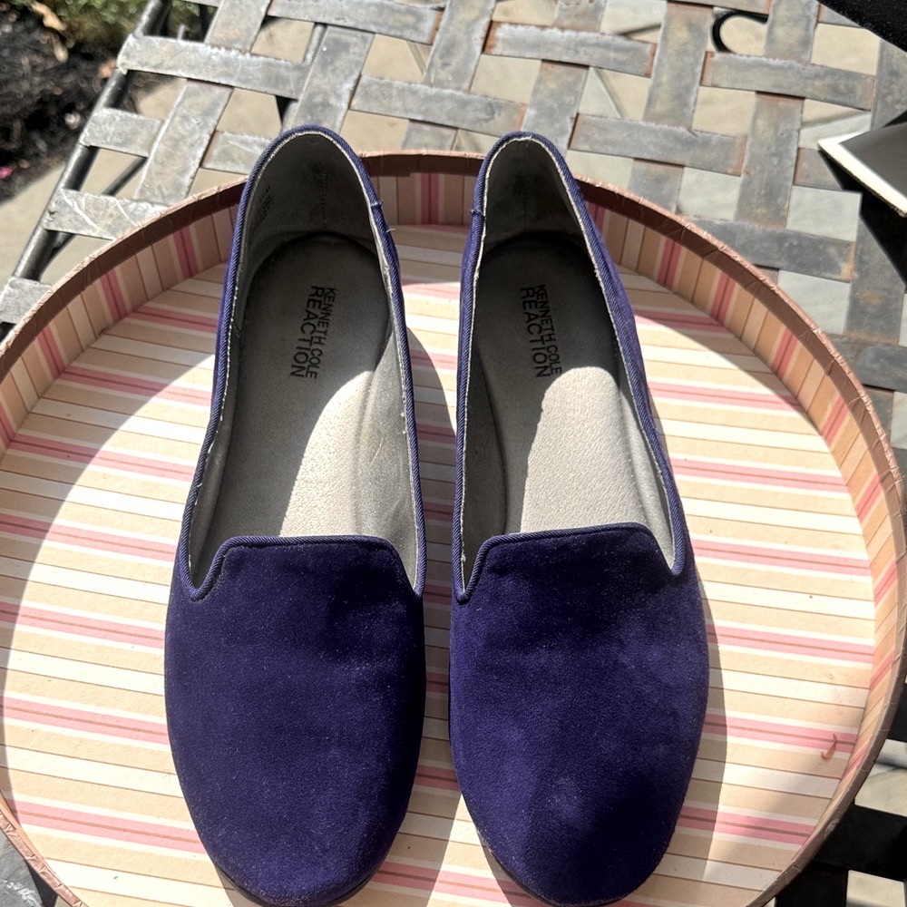 Kenneth Cole Deep Blue velvet Flats